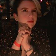 Profesora en Introducción al Diseño Gráfico para adultos que deseen aprender lo básico en Diseño